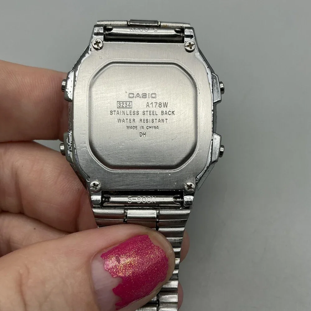 Casio see photos